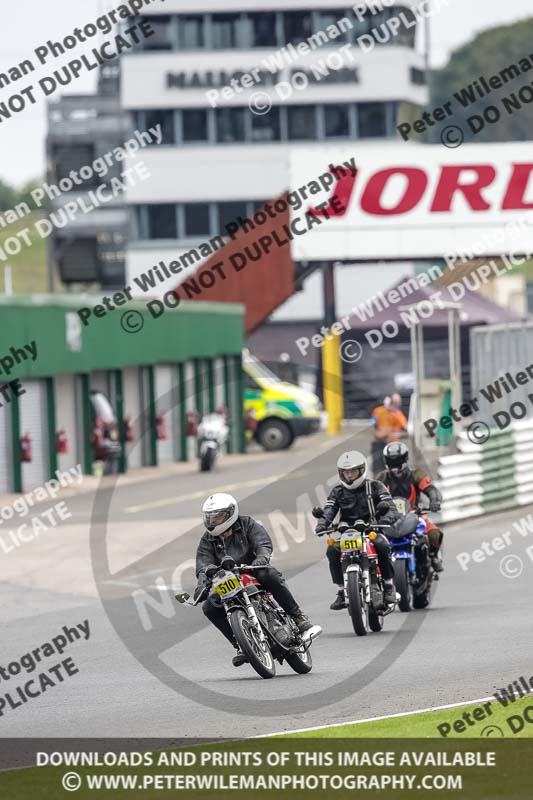 Vintage motorcycle club;eventdigitalimages;mallory park;mallory park trackday photographs;no limits trackdays;peter wileman photography;trackday digital images;trackday photos;vmcc festival 1000 bikes photographs